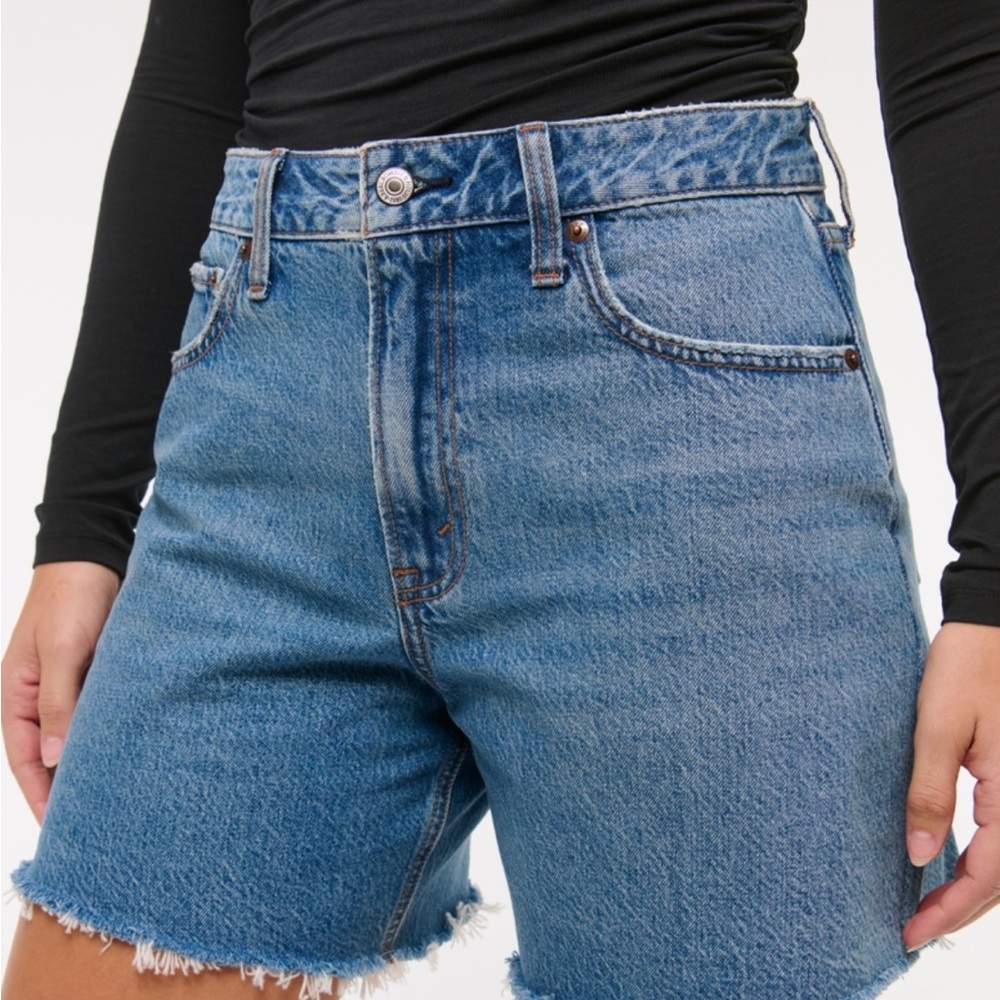 Abercrombie & Fitch High Rise Loose Short Denim Jeans - Curve Love - Picture 6 of 7